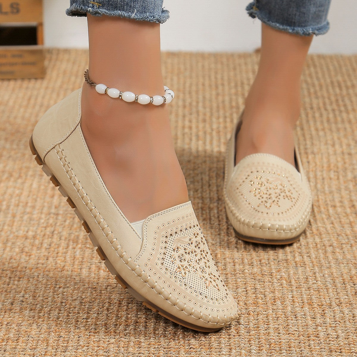 Handmade Stitching Gommino Solid Color Women Shoes