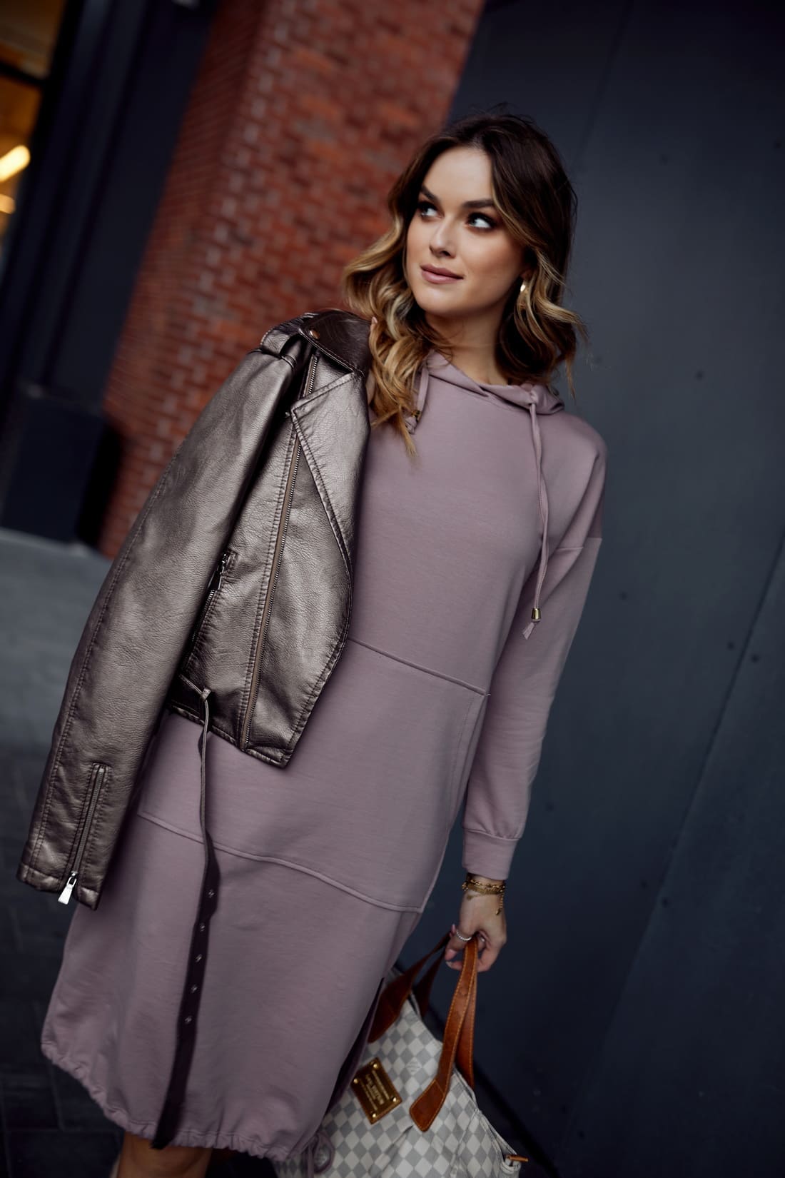 Basic dress with a pocket and cappuccino tie FI723