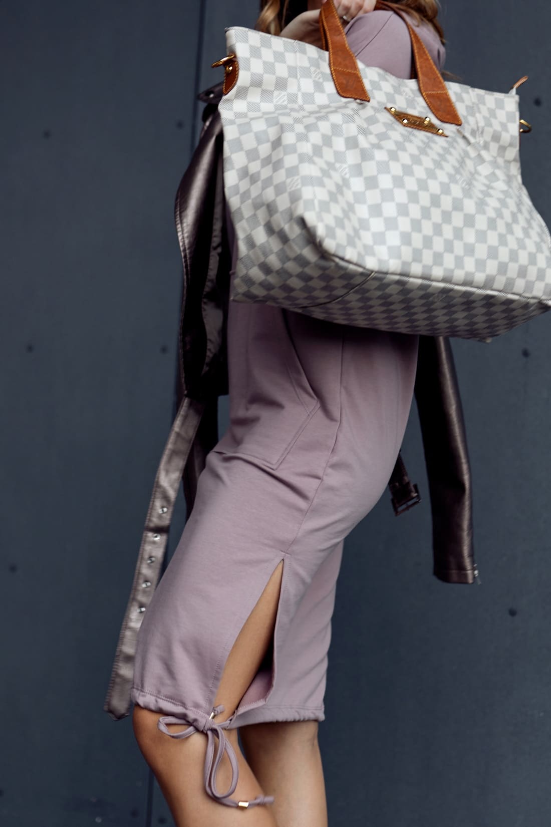 Basic dress with a pocket and cappuccino tie FI723
